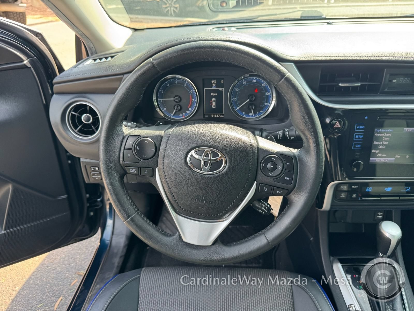 Used 2019 Toyota Corolla SE w/ Carpet Mat Package (TMS) FWD image 18