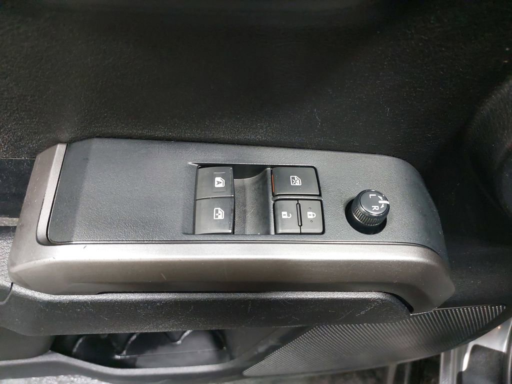 Used 2022 Toyota Tacoma SR5 w/ SR5 Appearance Package (SM) image 13