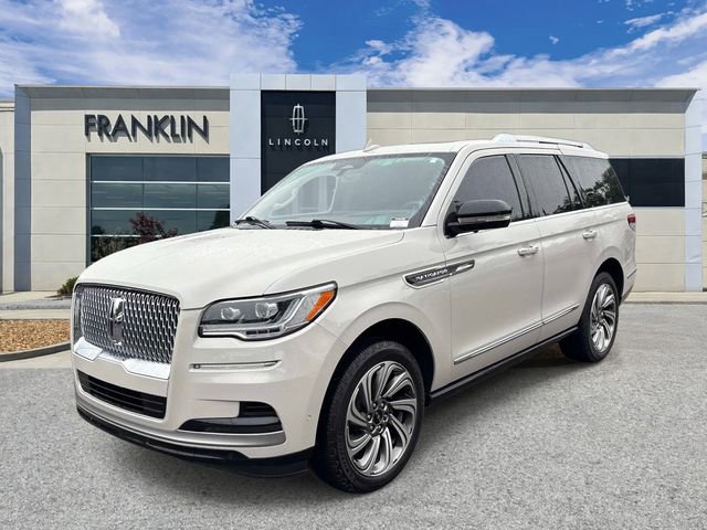 Certified 2023 Lincoln Navigator Reserve AWD/4WD image 3