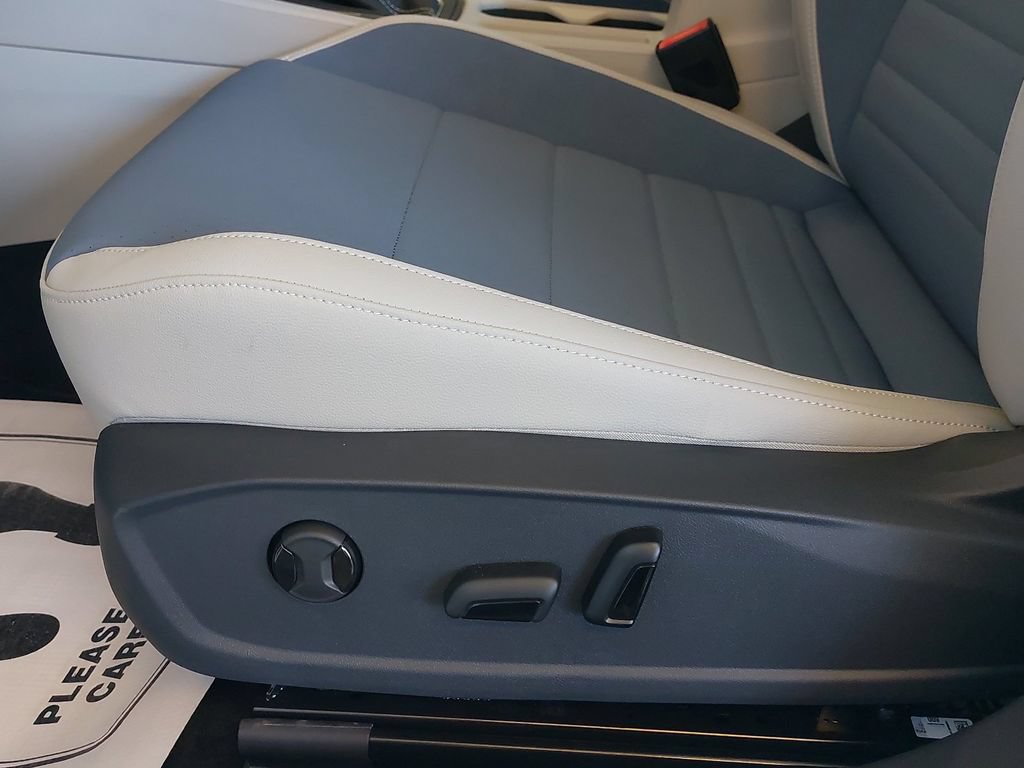 New 2026 Volkswagen Jetta SE FWD image 25
