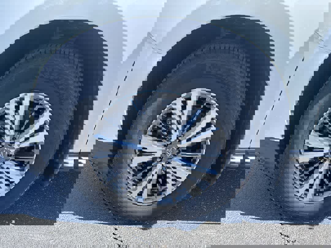 Used 2020 Nissan Pathfinder SV image 10