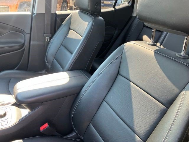 Used 2024 GMC Terrain SLT w/ Infotainment Package II AWD/4WD image 13