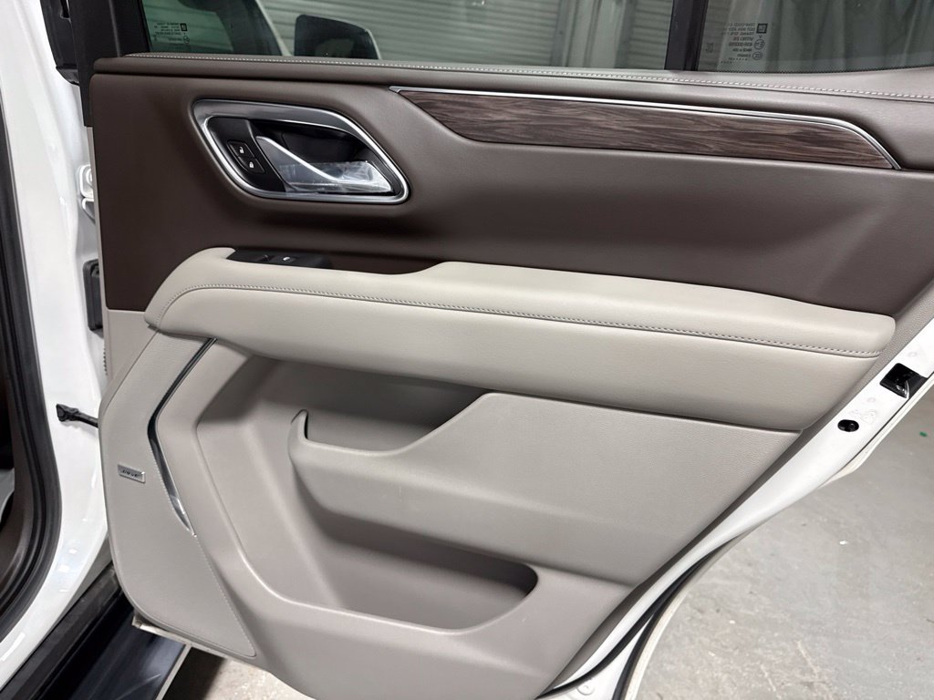 Used 2021 Chevrolet Tahoe LT w/ LT Signature Plus Package RWD image 13