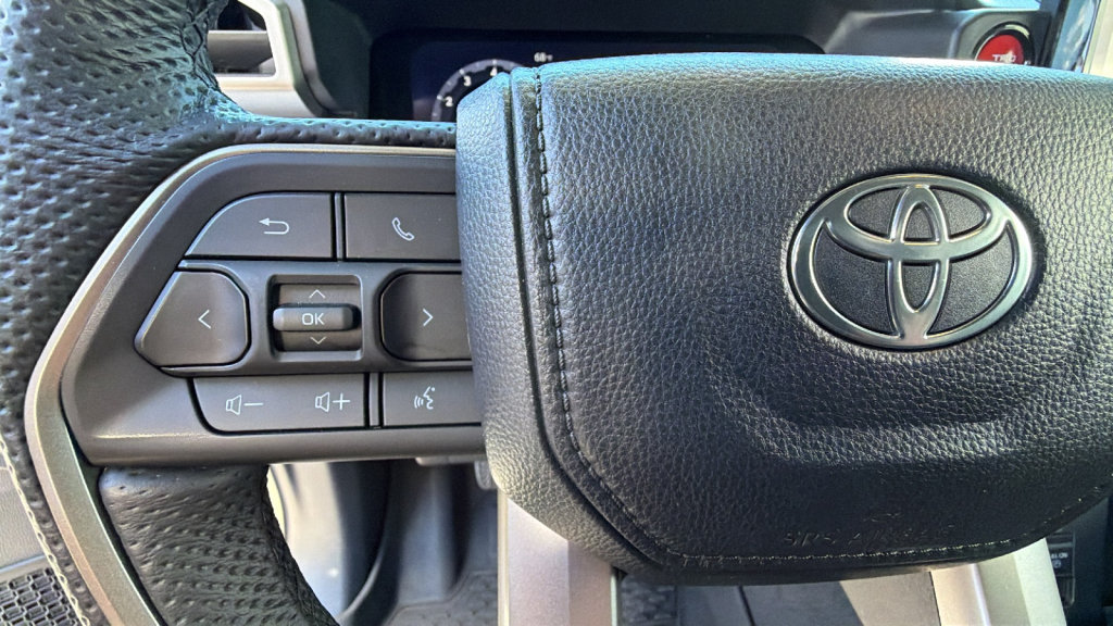 Used 2024 Toyota Tacoma TRD Off-Road w/ TRD Off Road Premium Package AWD/4WD image 19