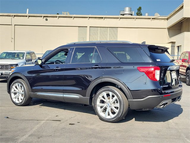 Certified 2023 Ford Explorer Platinum w/ Technology Package image 2