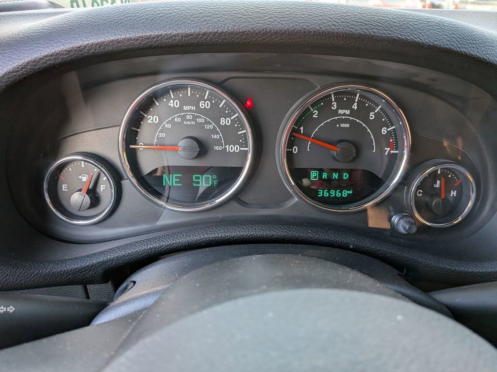 Used 2018 Jeep Wrangler Sport w/ Connectivity Group image 28