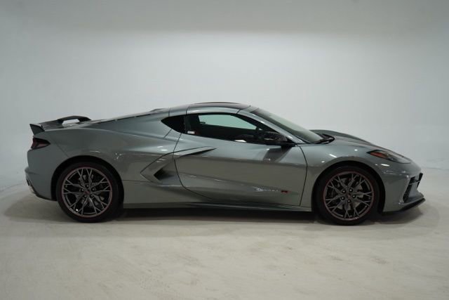 Used 2024 Chevrolet Corvette Stingray Premium Cpe w/ Z51 Performance Package RWD image 8