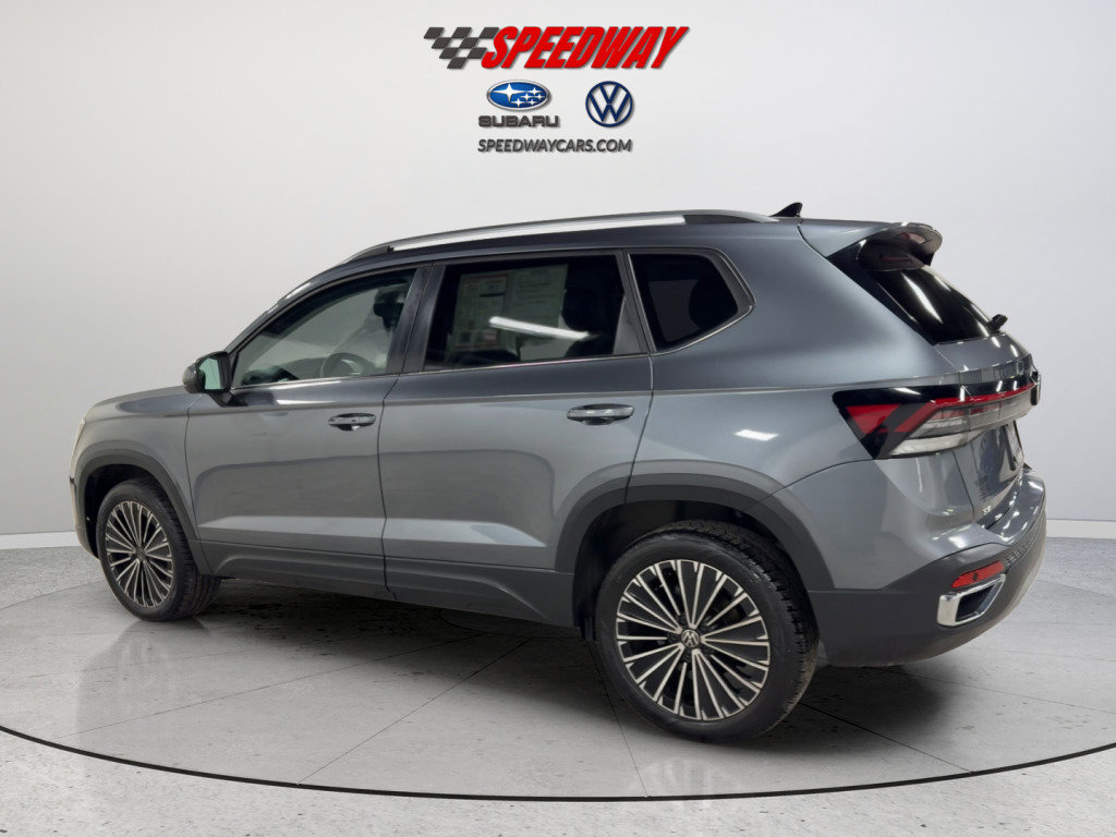 Certified 2025 Volkswagen Taos SE image 6