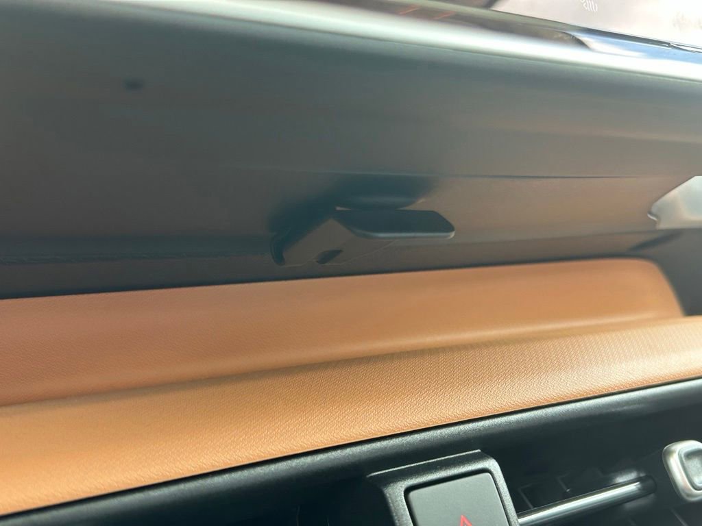 Used 2025 Volkswagen ID. Buzz 1st Edition image 29