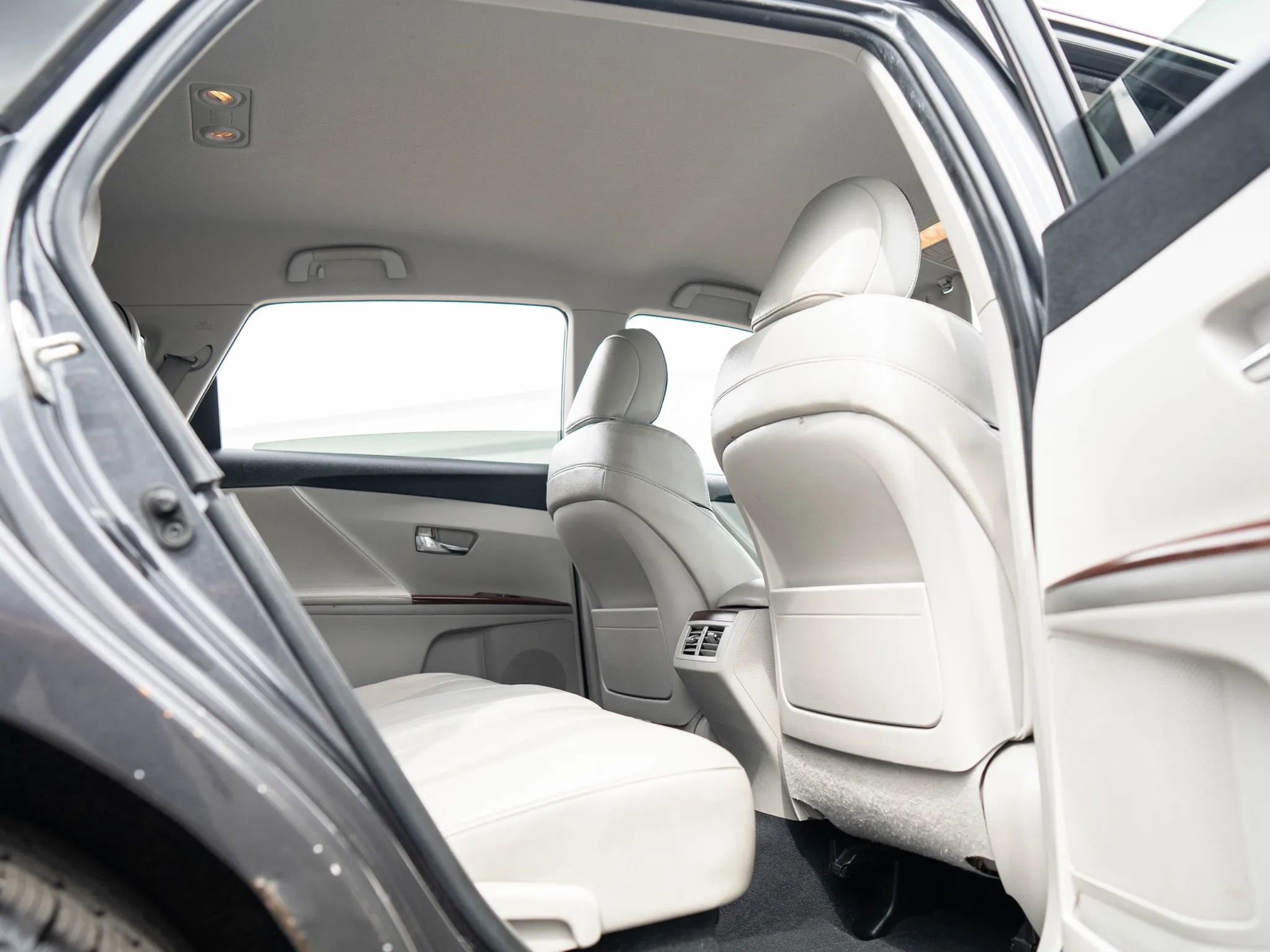 Used 2009 Toyota Venza AWD image 17