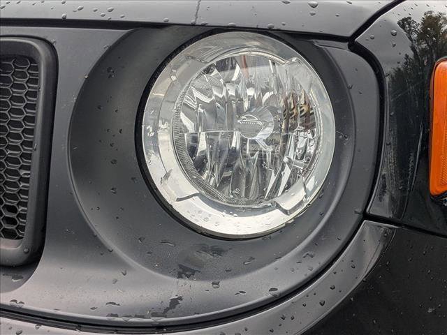 Used 2018 Jeep Renegade Latitude image 2