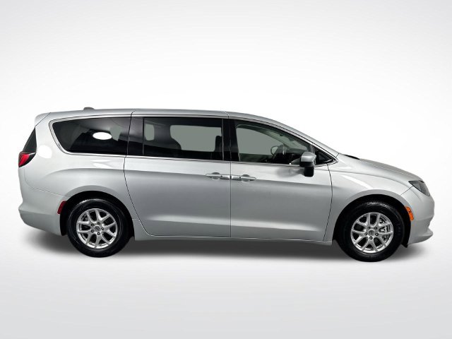 Used 2023 Chrysler Voyager LX FWD image 36