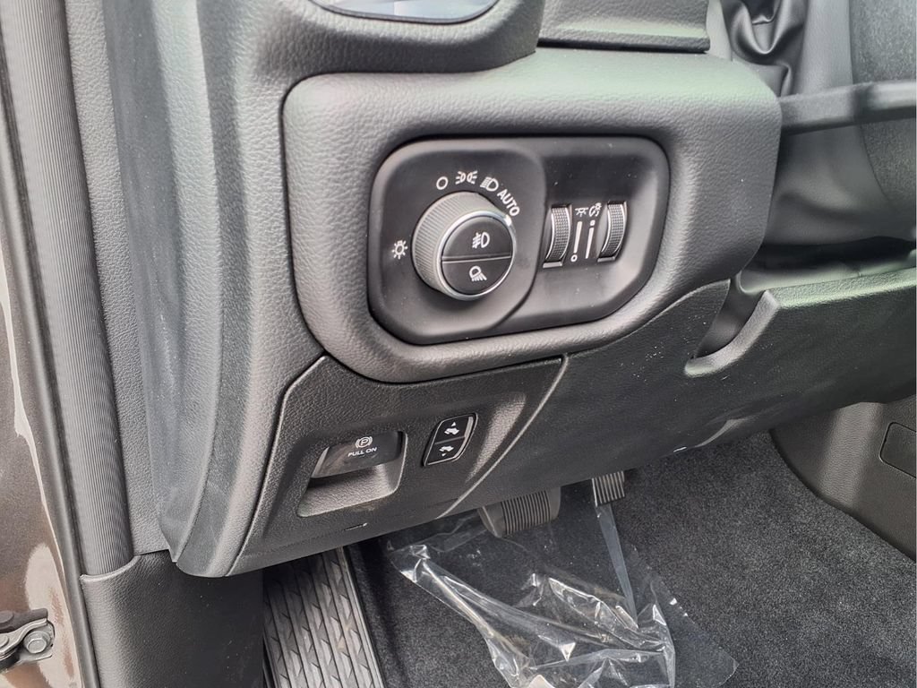New 2026 RAM 1500 Laramie w/ Night Edition AWD/4WD image 11