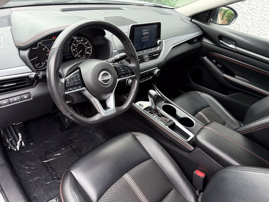 Used 2023 Nissan Altima 2.5 SR FWD image 11