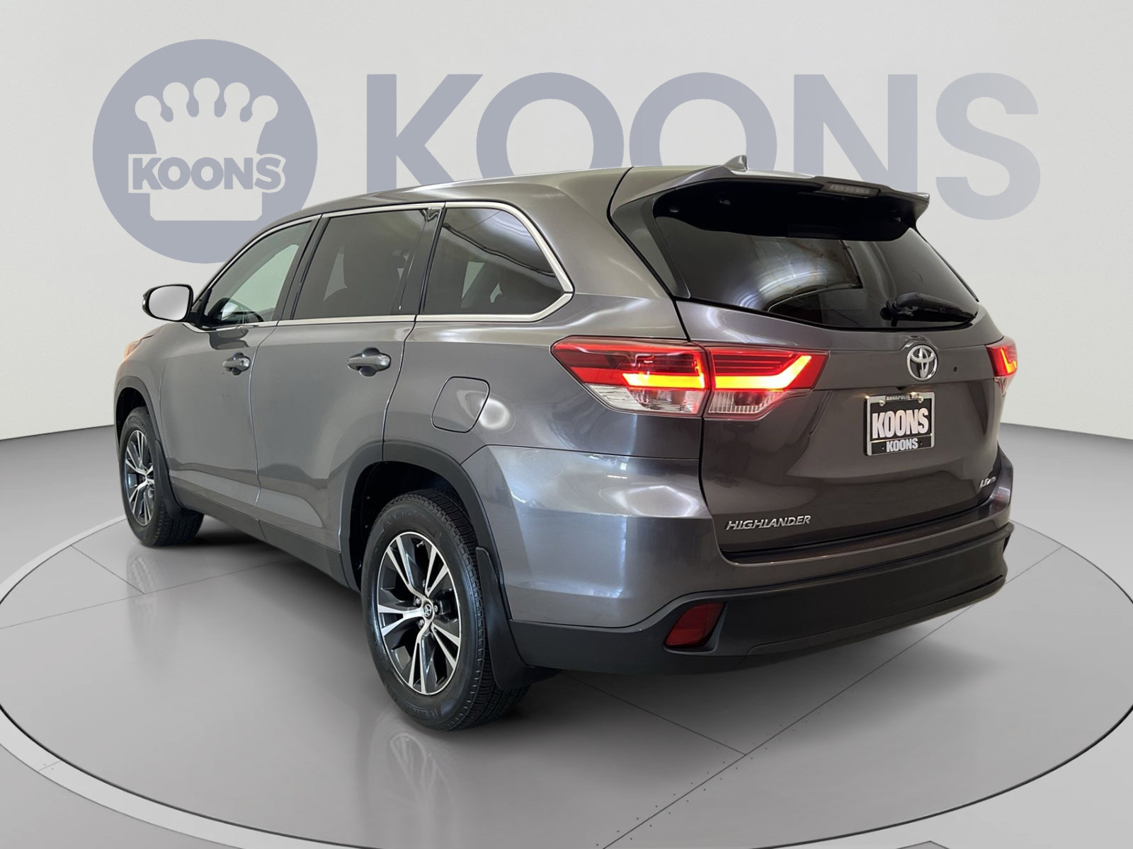Used 2019 Toyota Highlander Plus AWD/4WD image 7