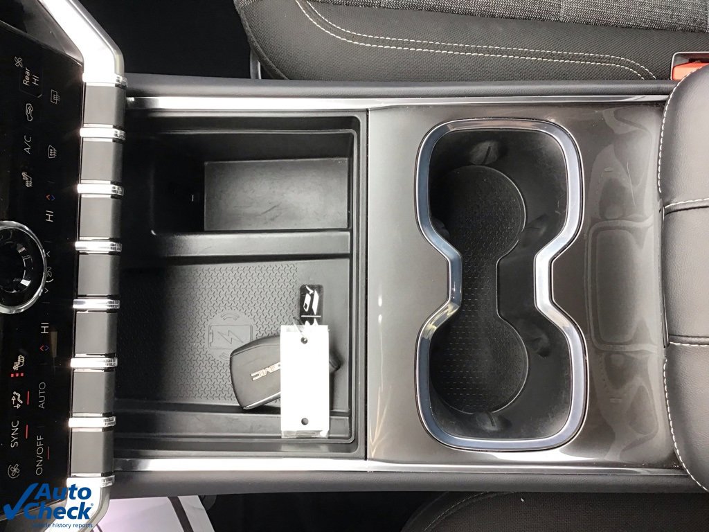 Used 2025 GMC Acadia Elevation image 40