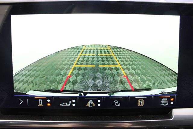 New 2026 GMC Sierra 1500 SLT image 3