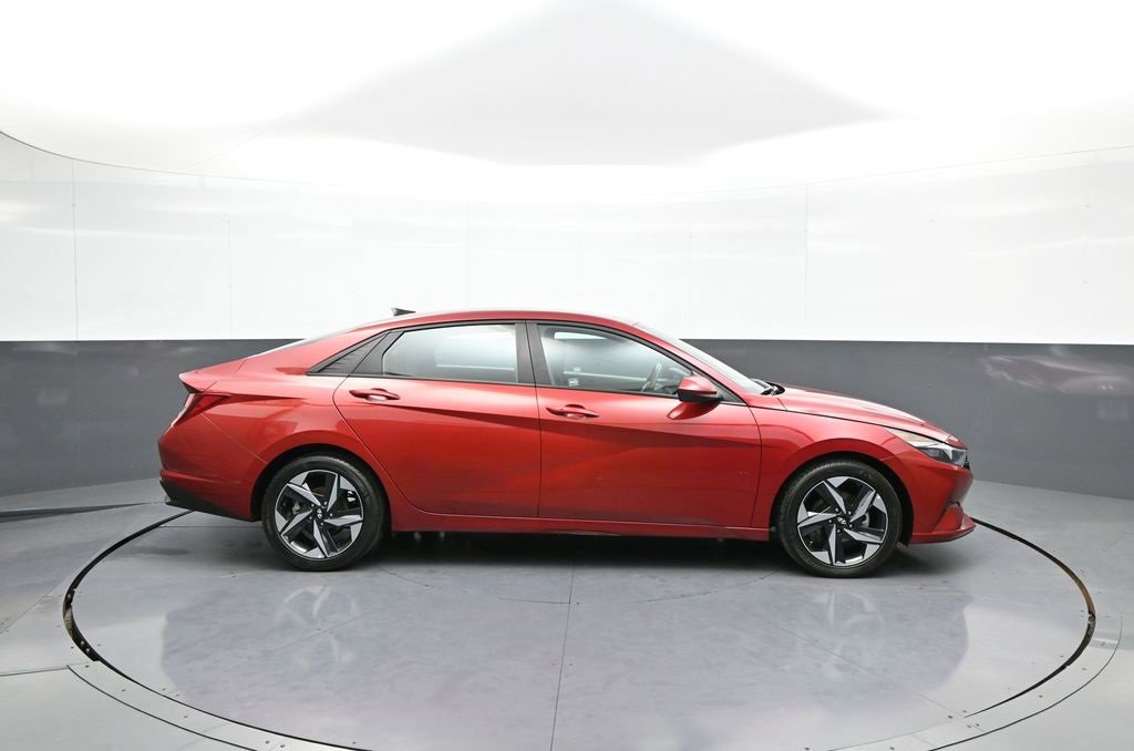 Certified 2023 Hyundai Elantra SEL w/ Convenience Package image 5