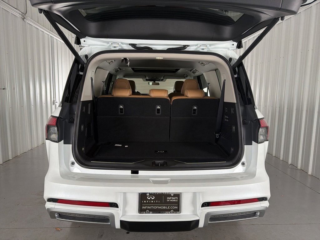 New 2026 INFINITI QX80 Luxe image 8