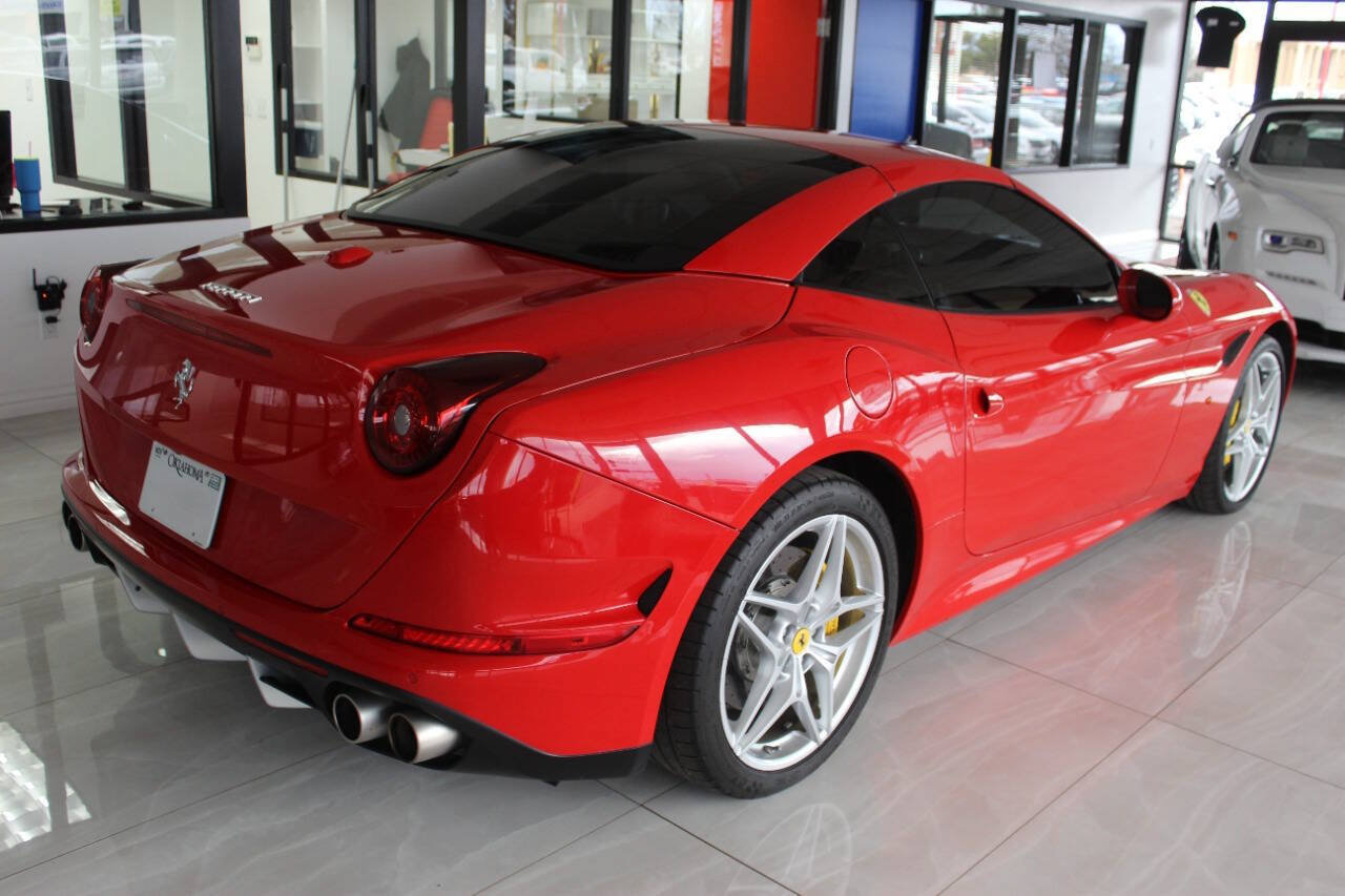 Used 2016 Ferrari California T RWD image 3