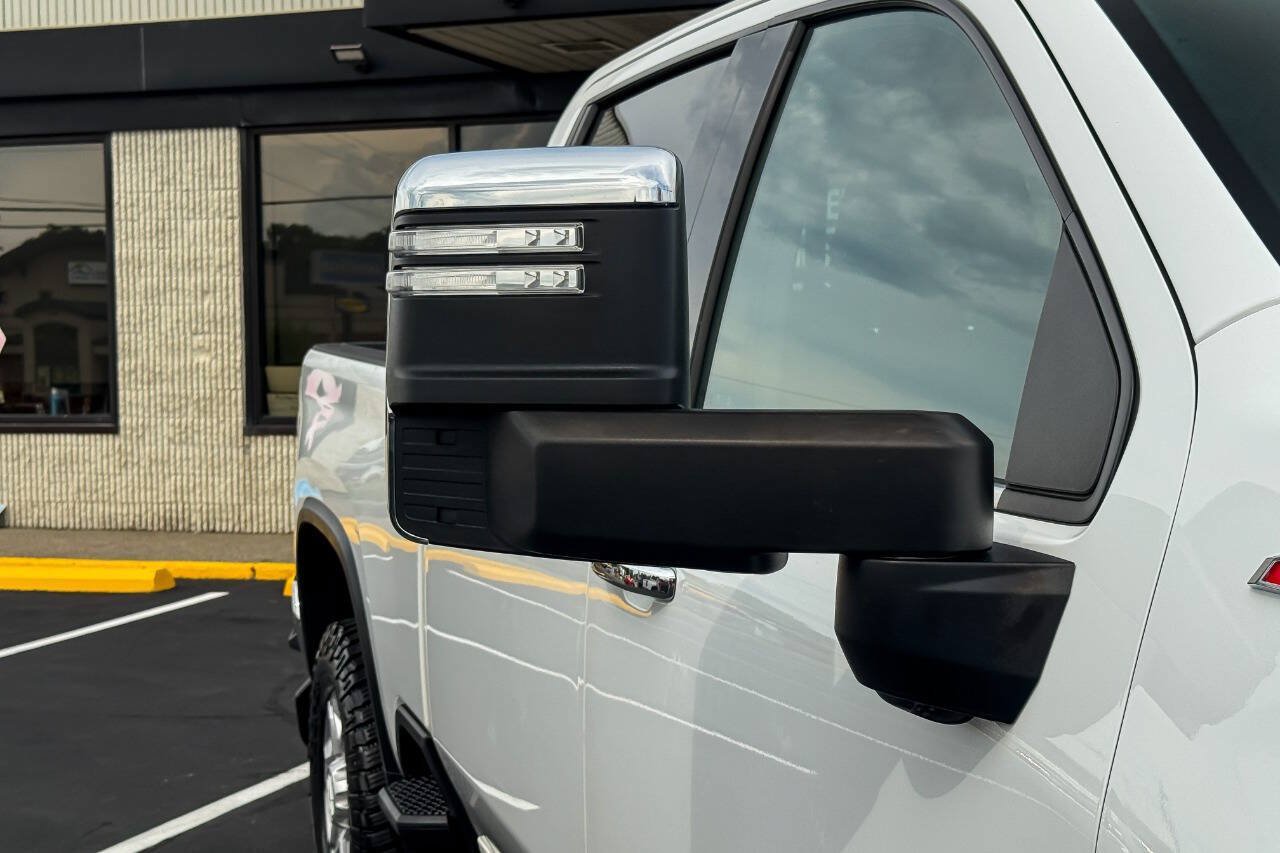 Used 2020 Chevrolet Silverado 2500 LTZ w/ LTZ Convenience Package AWD/4WD image 15