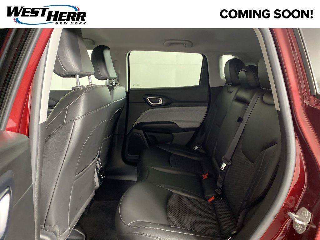Used 2022 Jeep Compass Latitude w/ Convenience Group AWD/4WD image 16