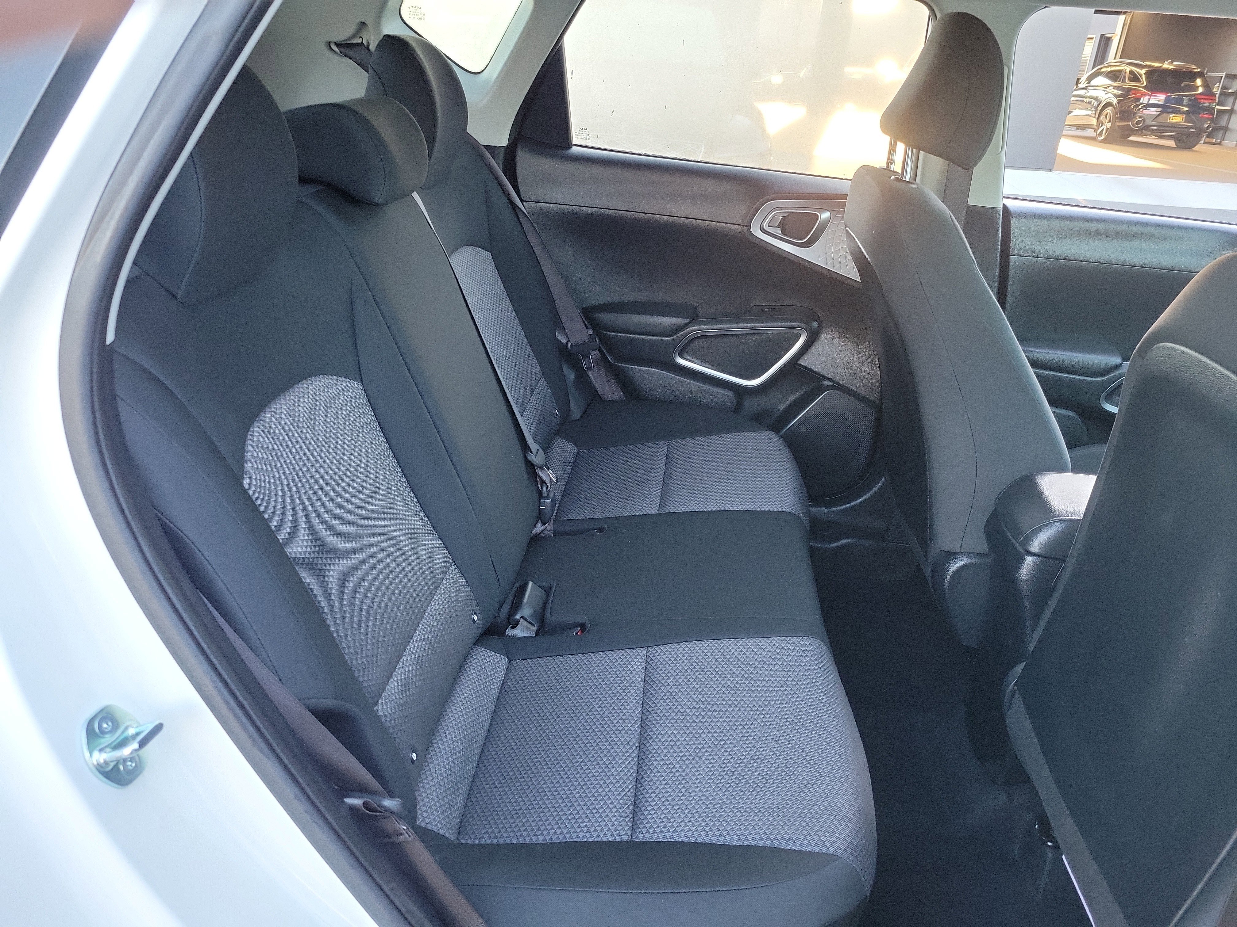 Used 2025 Kia Soul LX image 20