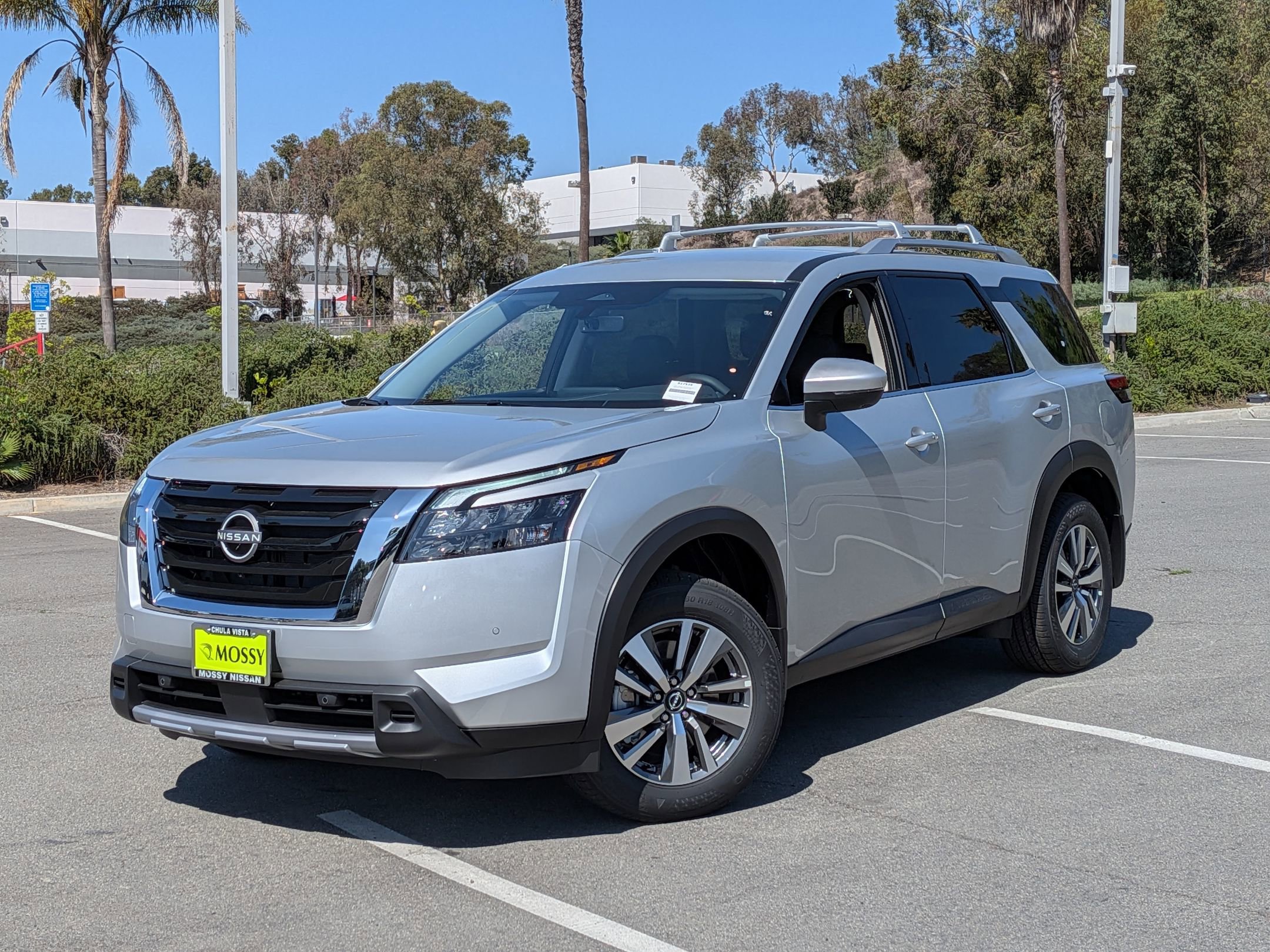 New 2025 Nissan Pathfinder SL