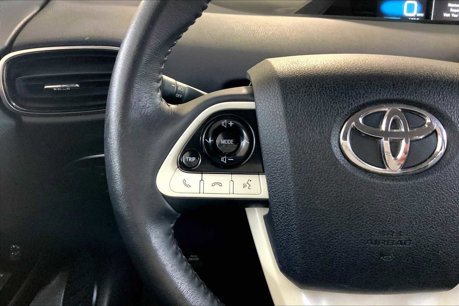 Used 2017 Toyota Prius Prime Advanced image 23