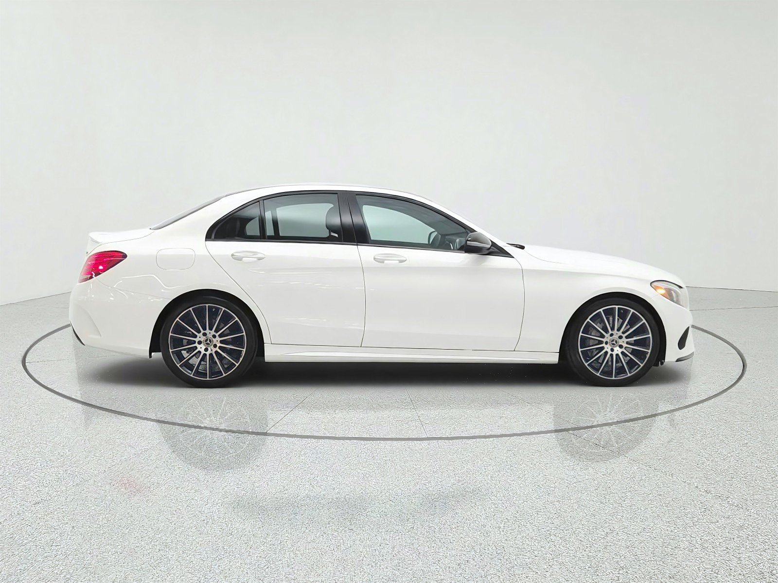 Used 2018 Mercedes-Benz C 300 Sedan image 4