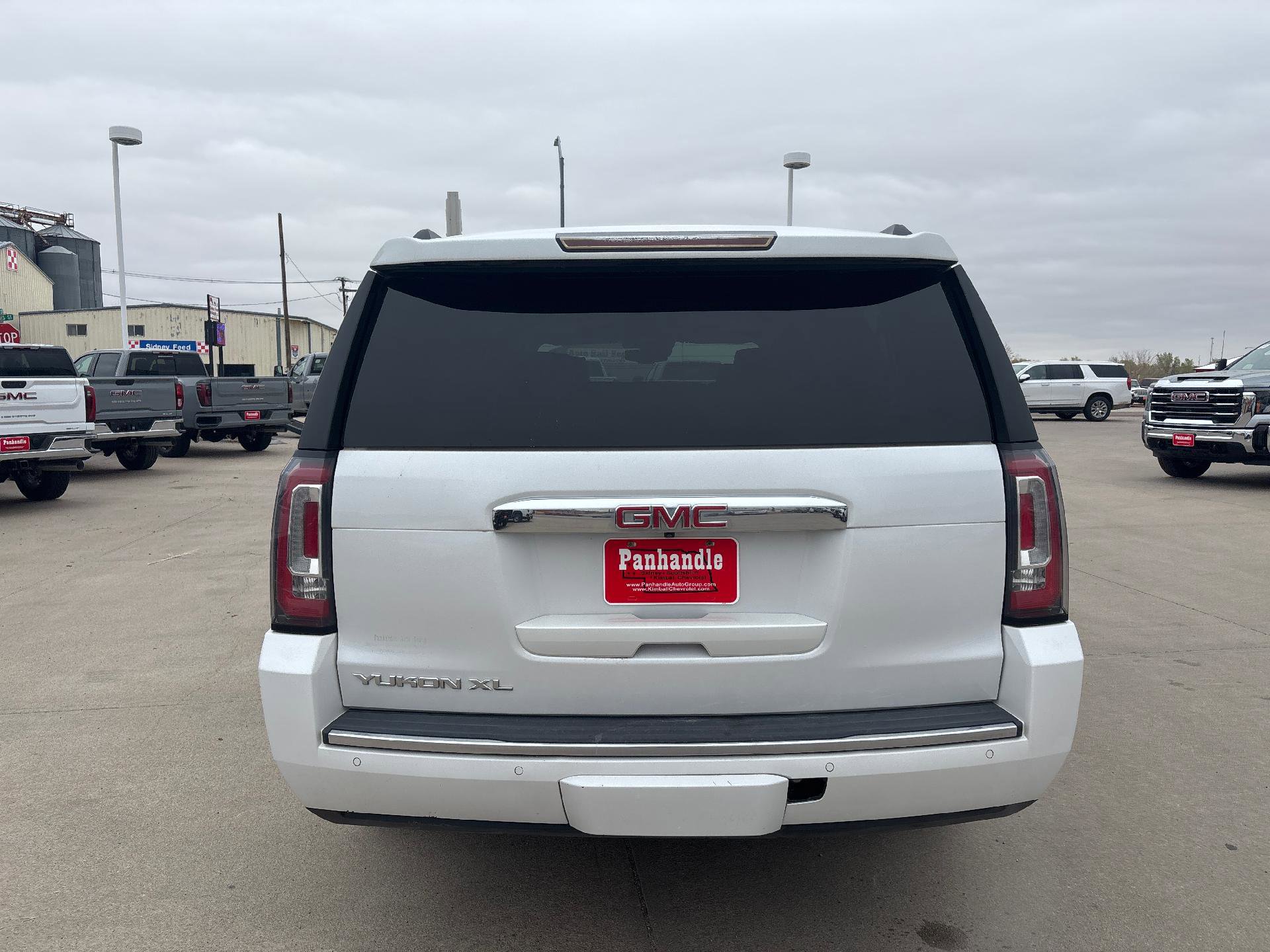 Used 2020 GMC Yukon XL Denali w/ Denali Premium Package image 4