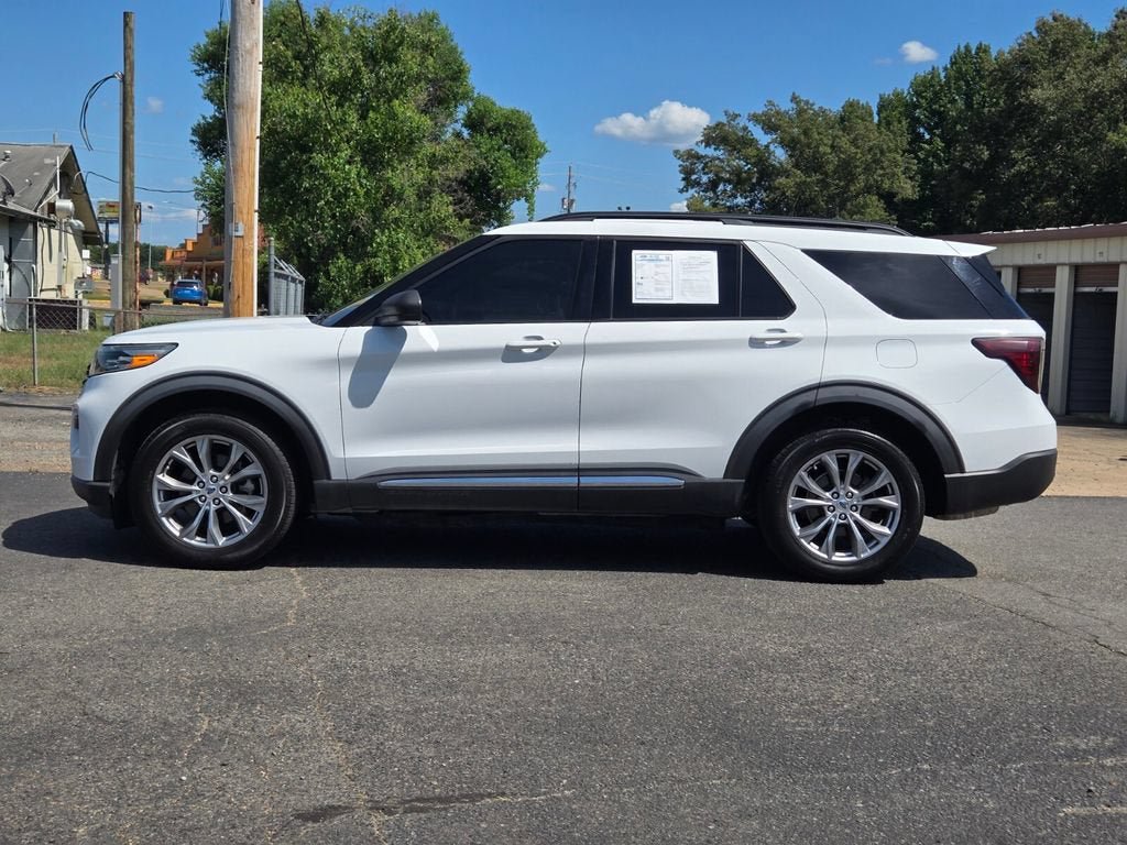 Used 2020 Ford Explorer XLT w/ Equipment Group 202A AWD/4WD image 2