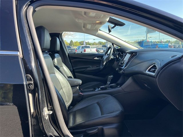 Used 2017 Chevrolet Cruze Premier image 19