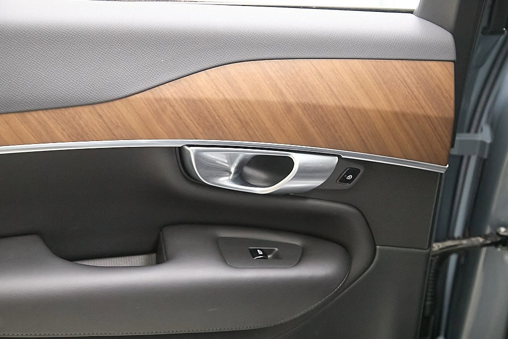 Certified 2023 Volvo XC90 B5 Plus image 20