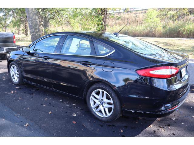 Used 2016 Ford Fusion SE image 5