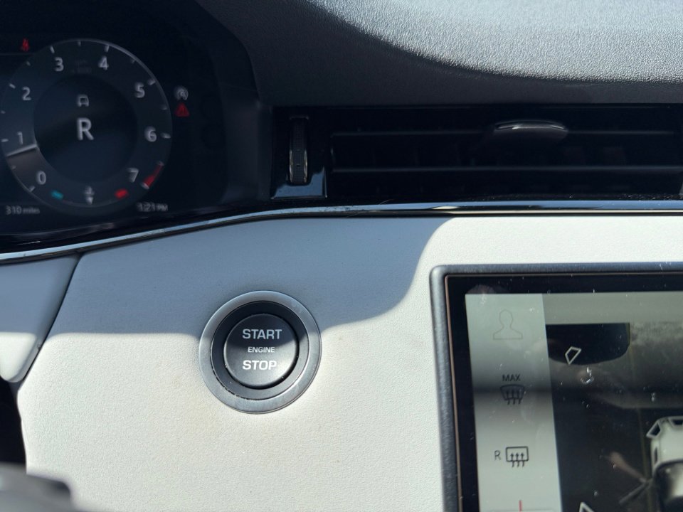 Used 2024 Land Rover Range Rover Evoque S image 20