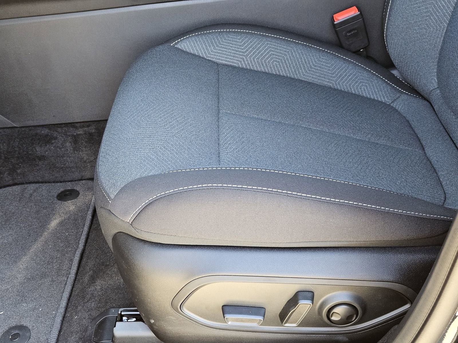 New 2026 Jeep Cherokee Laredo image 25