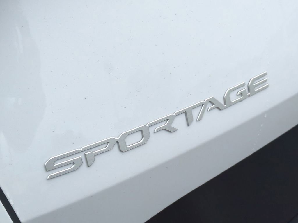 New 2026 Kia Sportage LX w/ LX Convenience Package FWD image 31