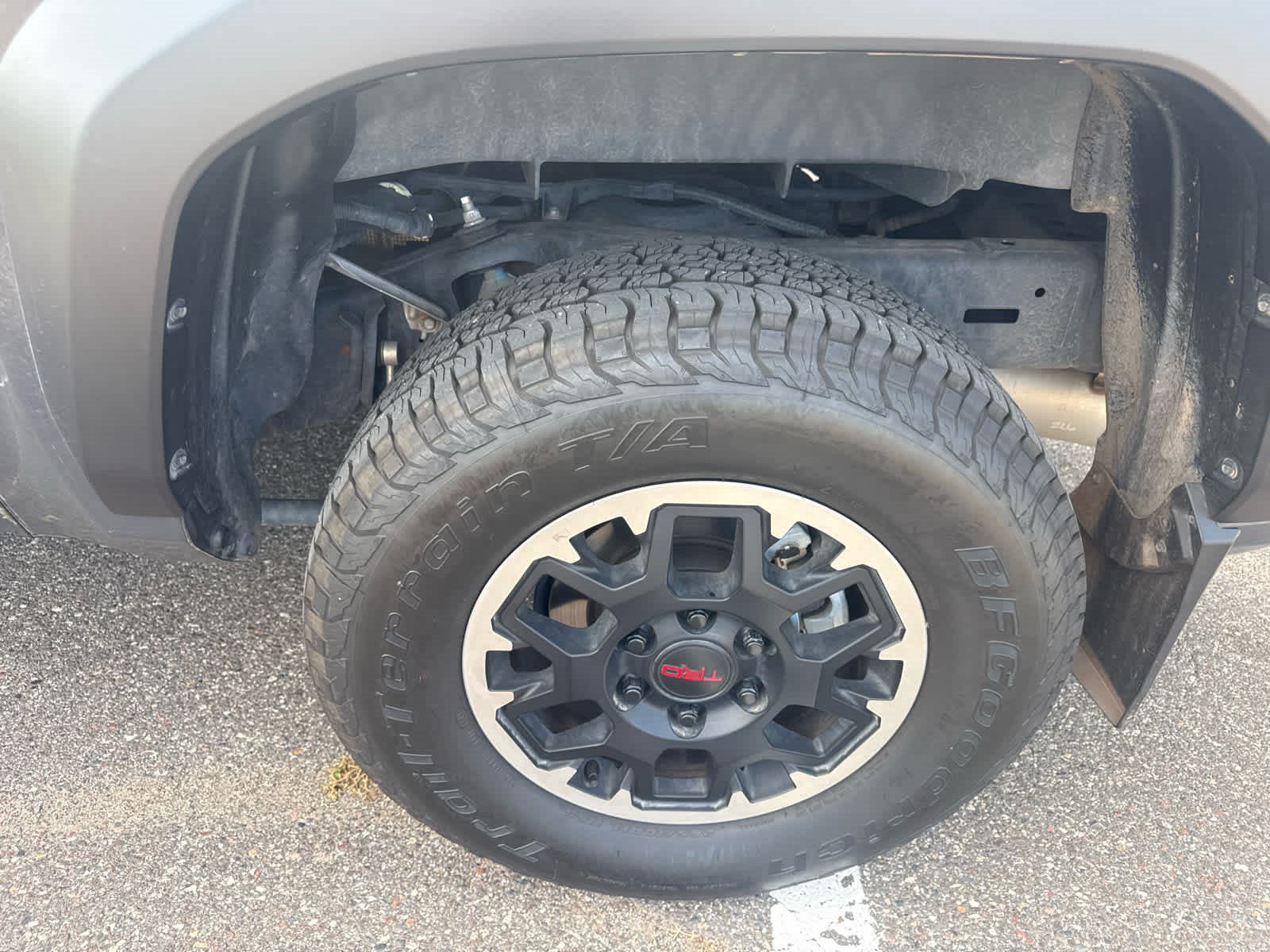 Used 2024 Toyota Tacoma TRD Off-Road w/ TRD Off Road Upgrade Package AWD/4WD image 2