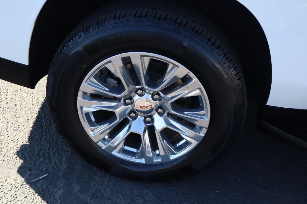 Used 2025 GMC Yukon XL Denali AWD/4WD image 11