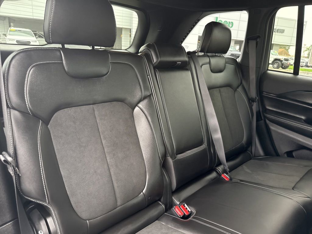 New 2025 Jeep Grand Cherokee Altitude AWD/4WD image 16