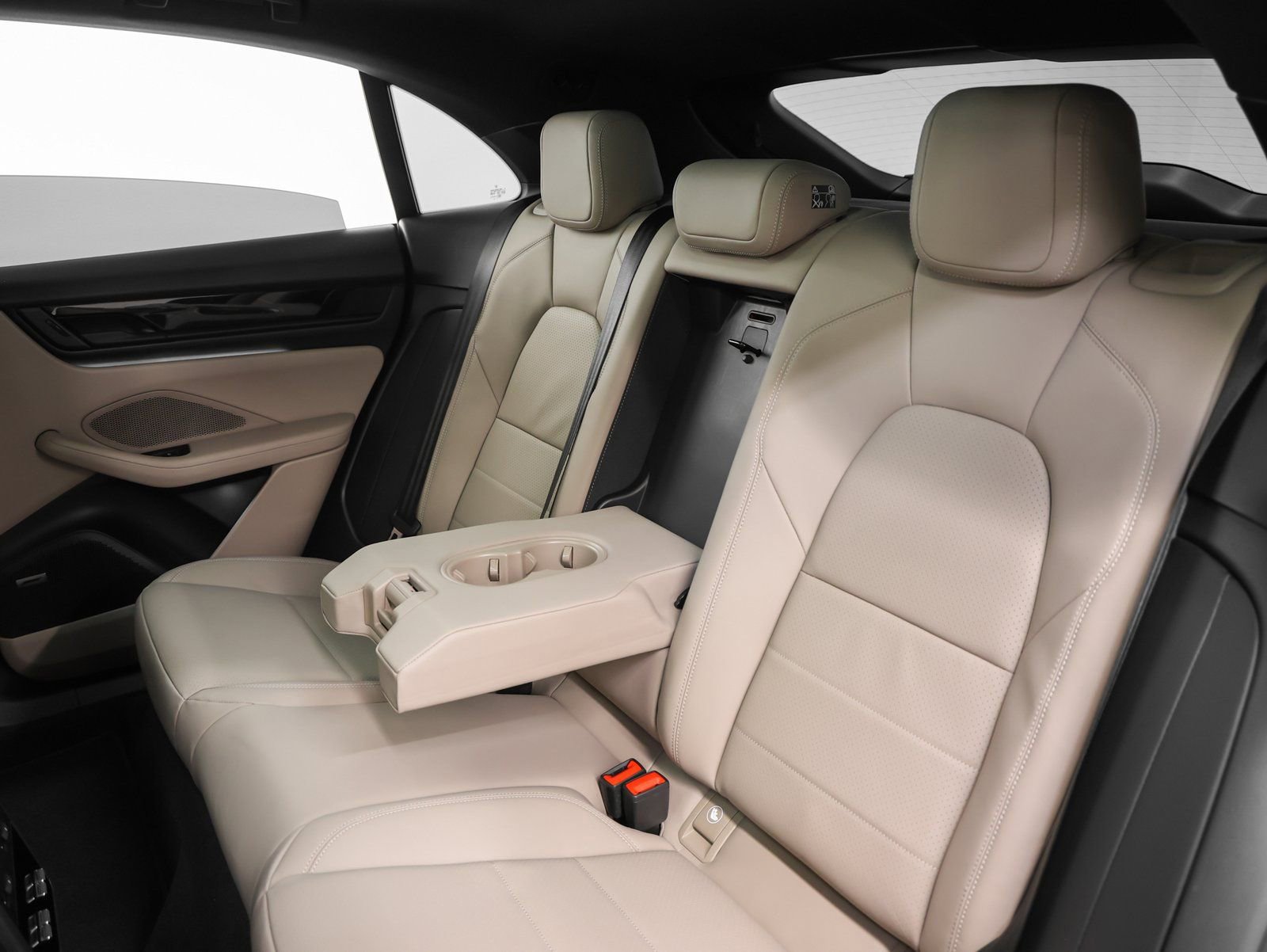 New 2026 Porsche Macan 4 Electric image 43