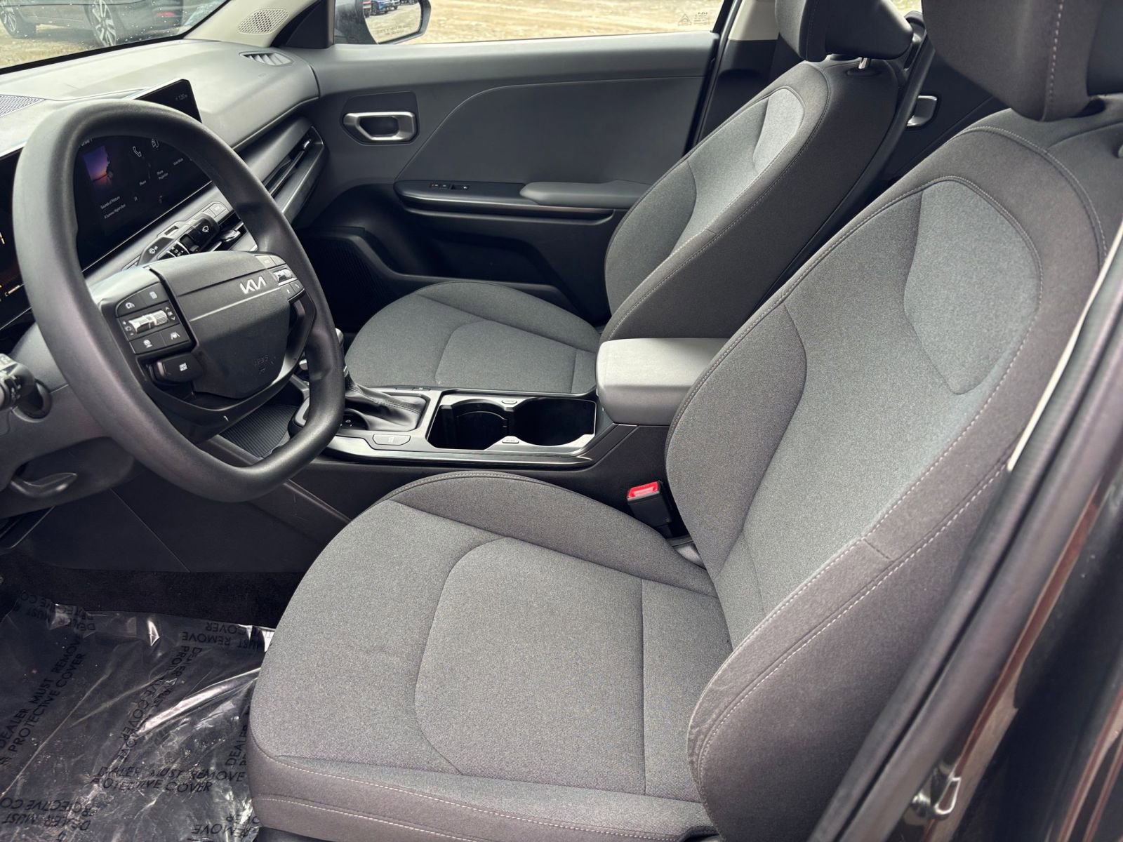 Used 2025 Kia K4 FWD image 25