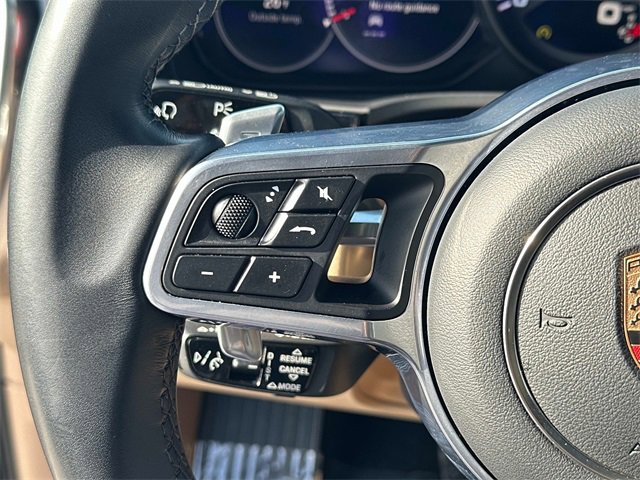 Used 2023 Porsche Cayenne Platinum Edition image 7