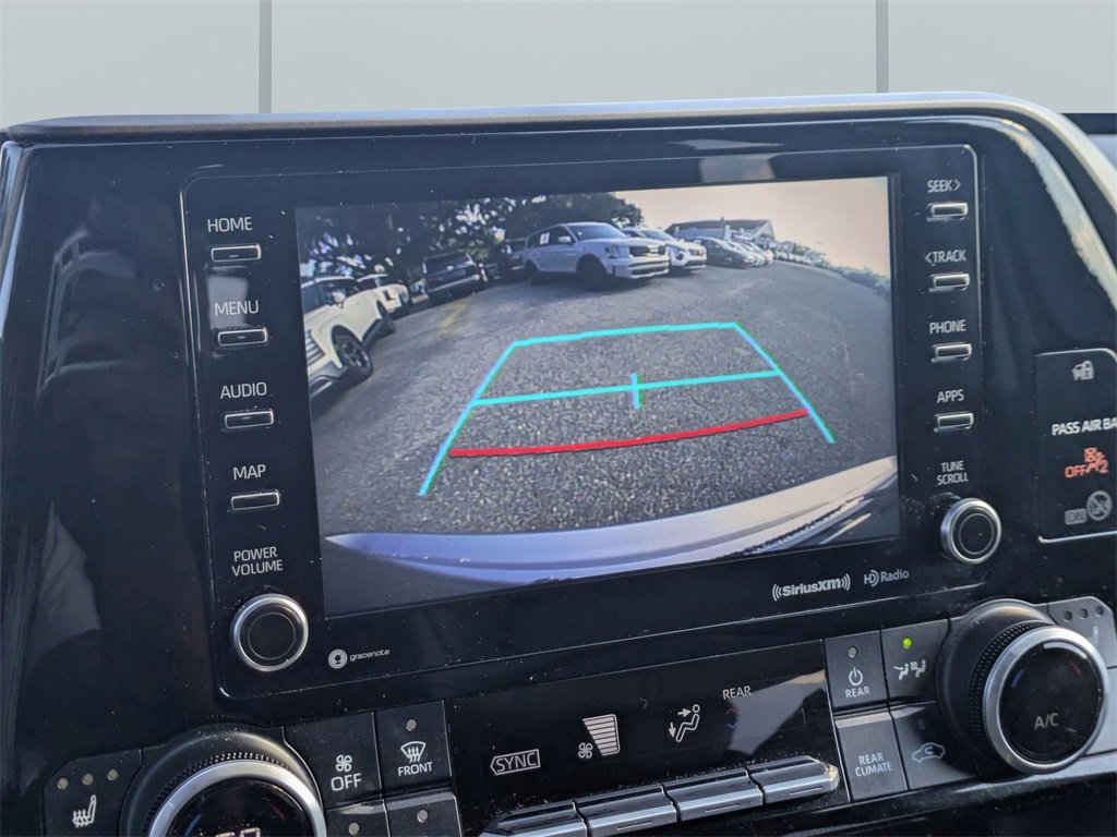 Used 2021 Toyota Highlander XLE image 26