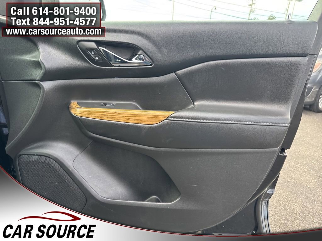 Used 2017 GMC Acadia Denali image 37