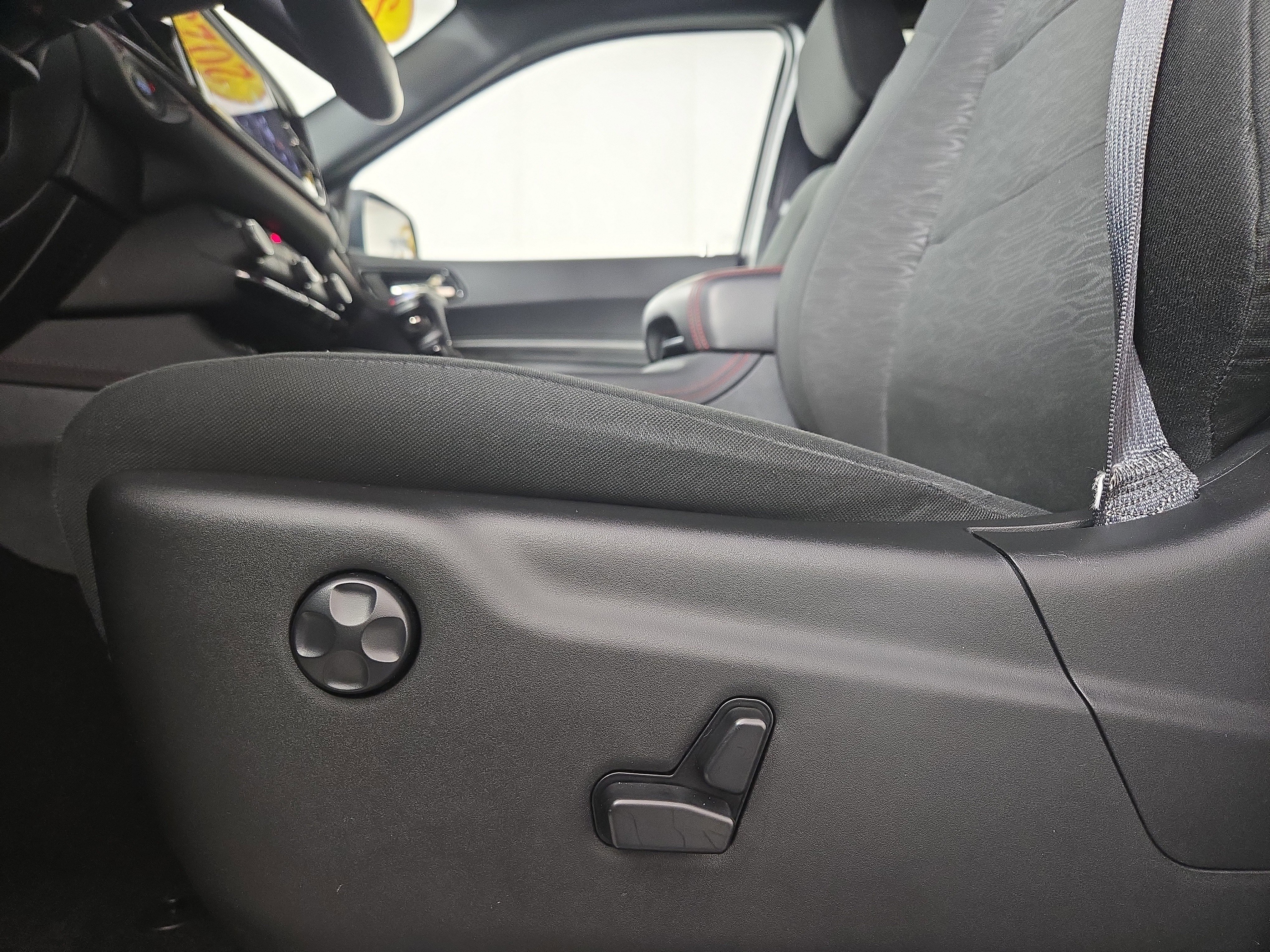 Certified 2025 Dodge Durango R/T w/ Blacktop Package image 34