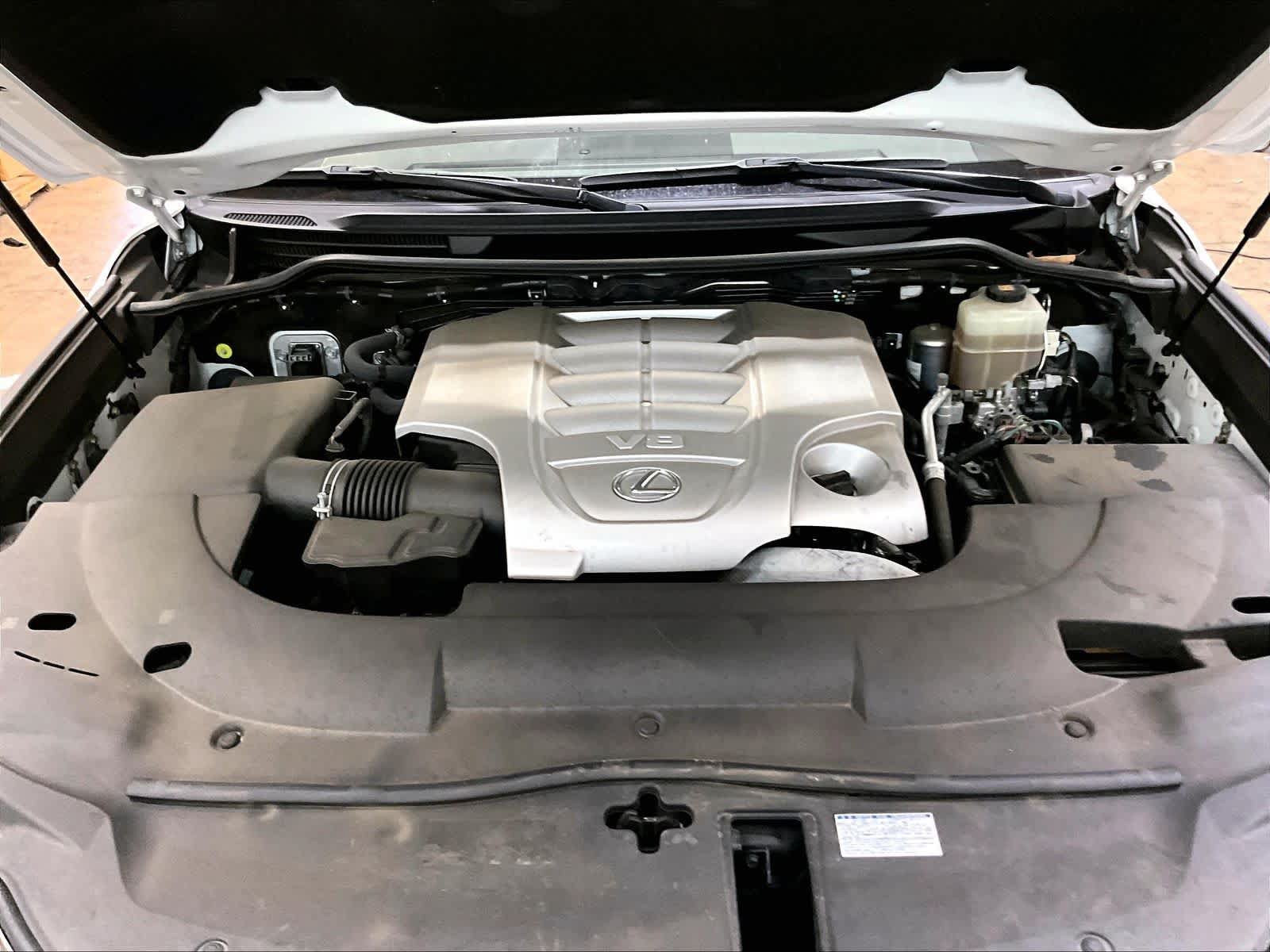 Used 2019 Lexus LX 570 4WD w/ Luxury Package image 14