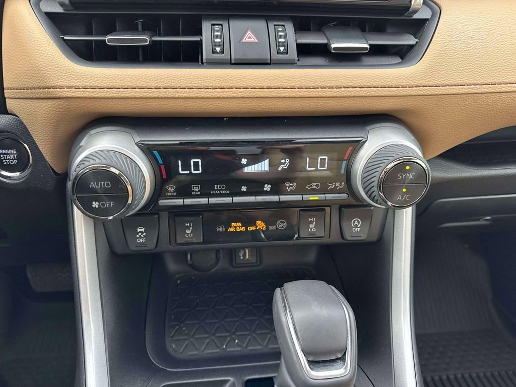 Used 2023 Toyota RAV4 XLE Premium image 29