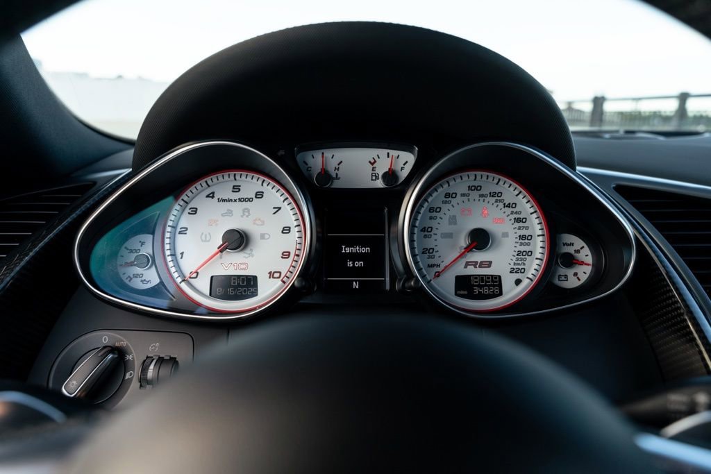 Used 2011 Audi R8 V10 image 27